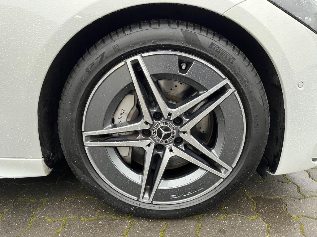 Mercedes-Benz C 300 2025