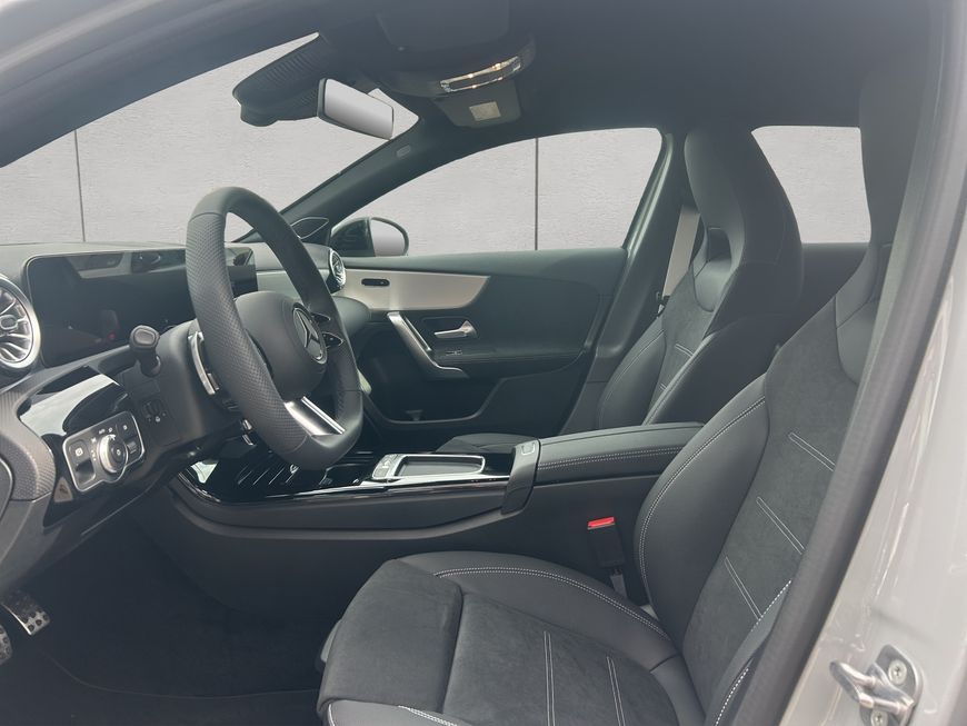 Mercedes-Benz A 180 2025