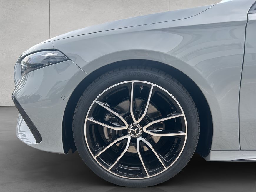 Mercedes-Benz A 180 2025