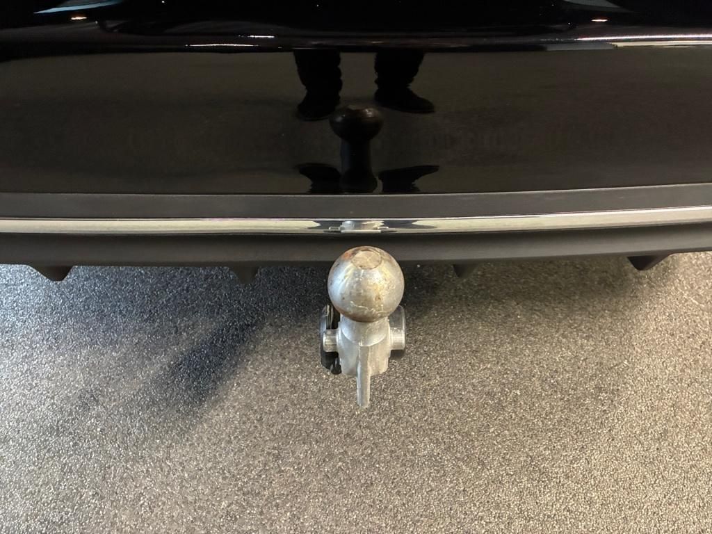 Mercedes-Benz C 300 2025