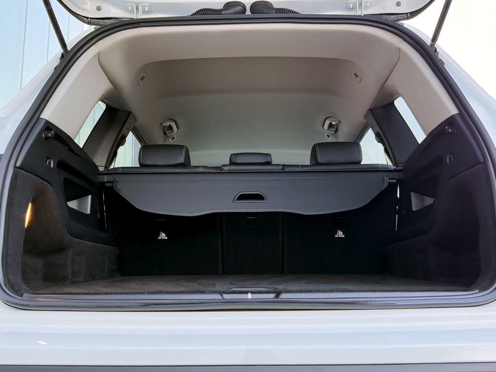 Mercedes-Benz GLB 180 2023