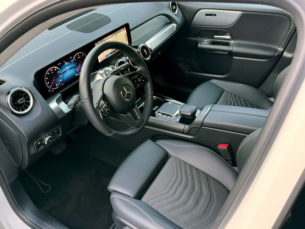 Mercedes-Benz GLB 180 2023