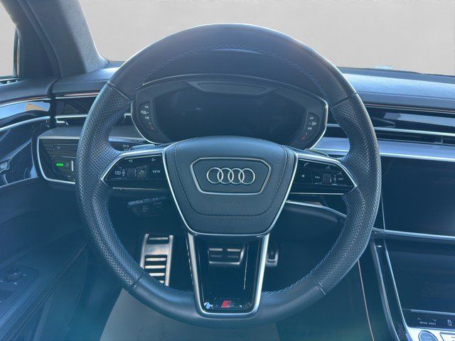 Audi A8 2022
