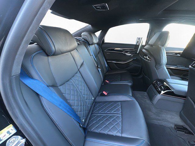 Audi A8 2022