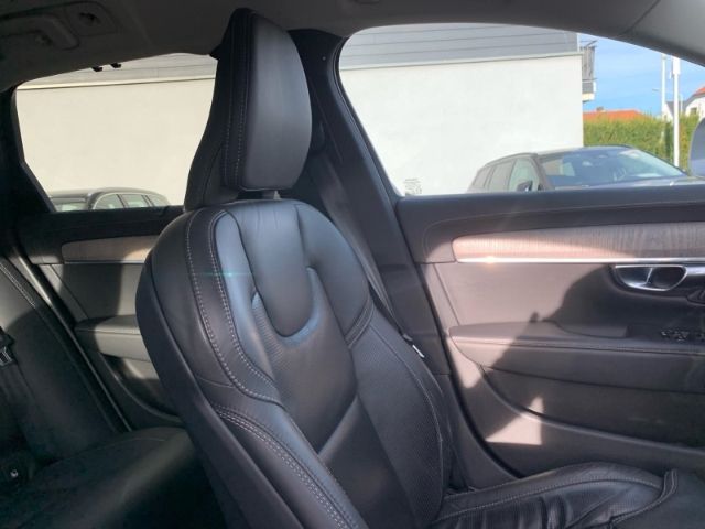 Volvo V90 Cross Country 2022