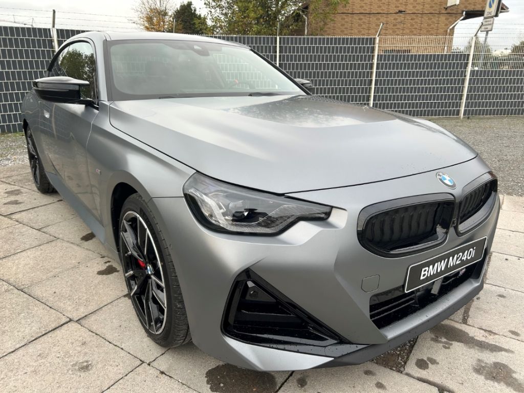 BMW M240i 2025