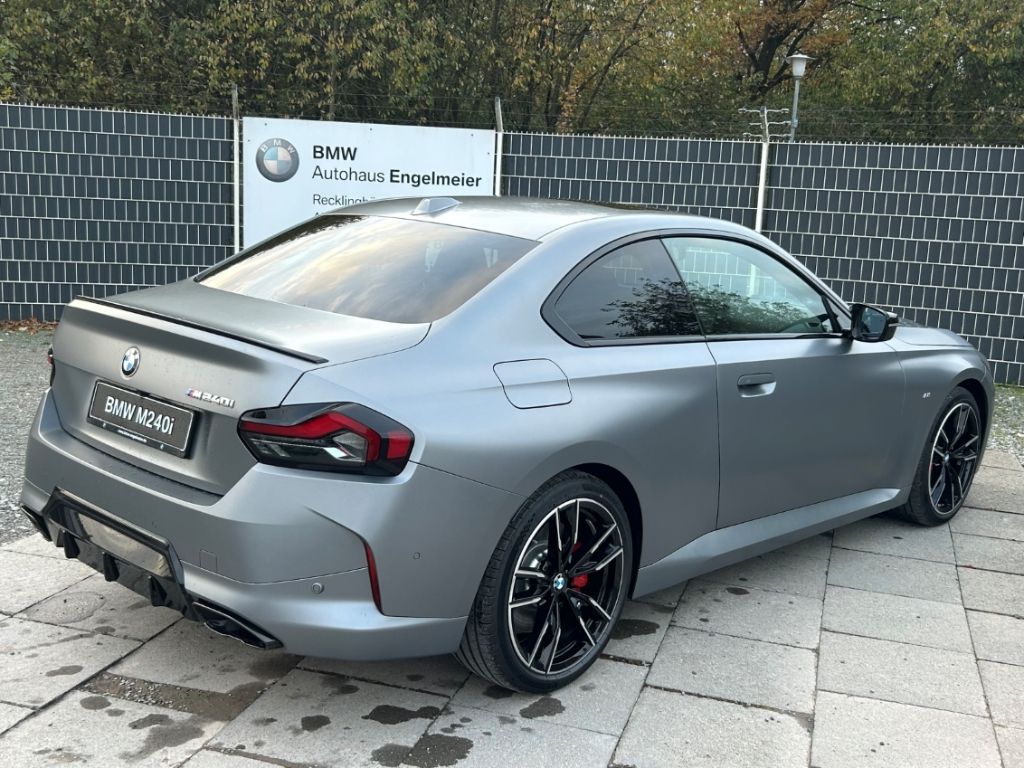 BMW M240i 2025