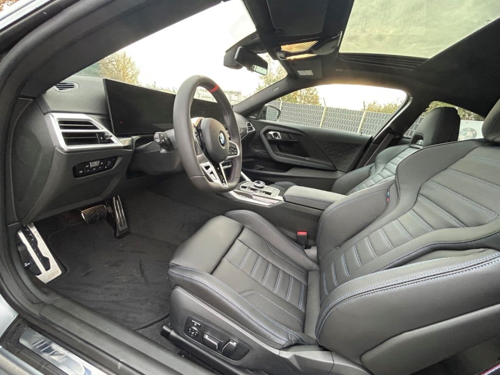 BMW M240i 2025