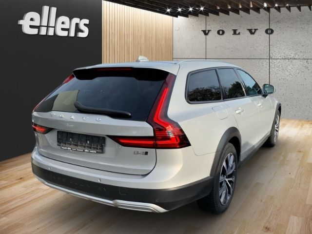 Volvo V90 Cross Country 2022
