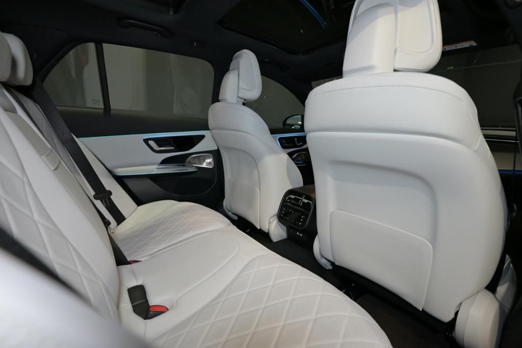 Mercedes-Benz E 300 2025