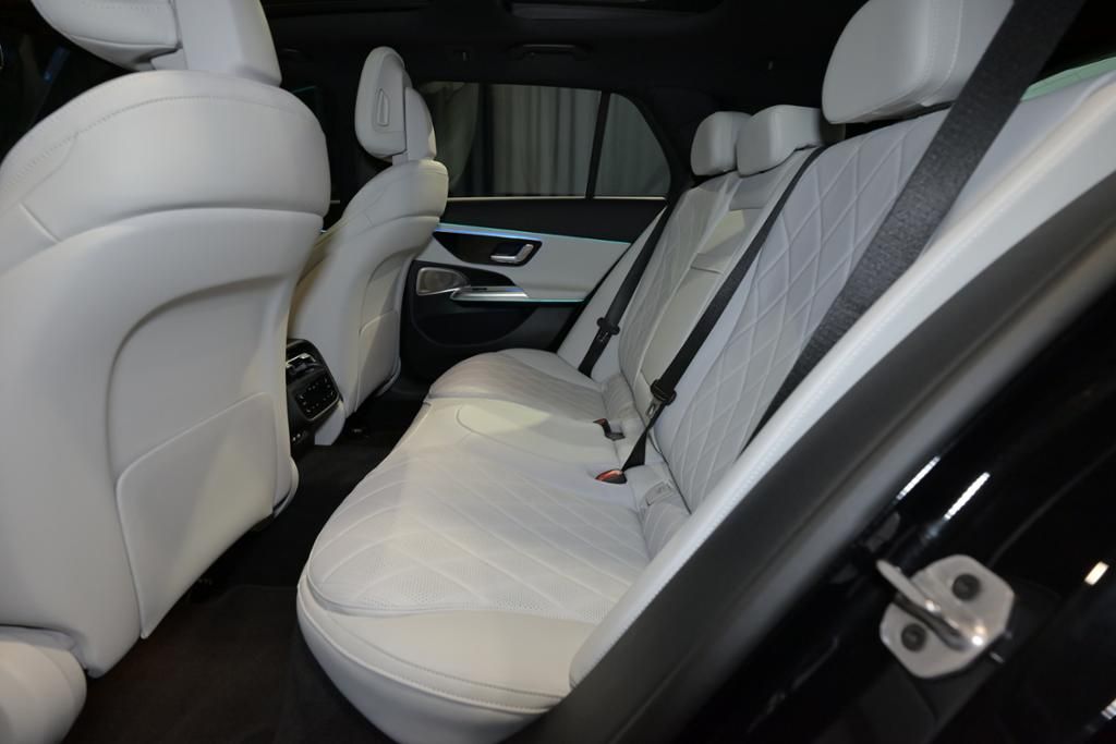 Mercedes-Benz E 300 2025