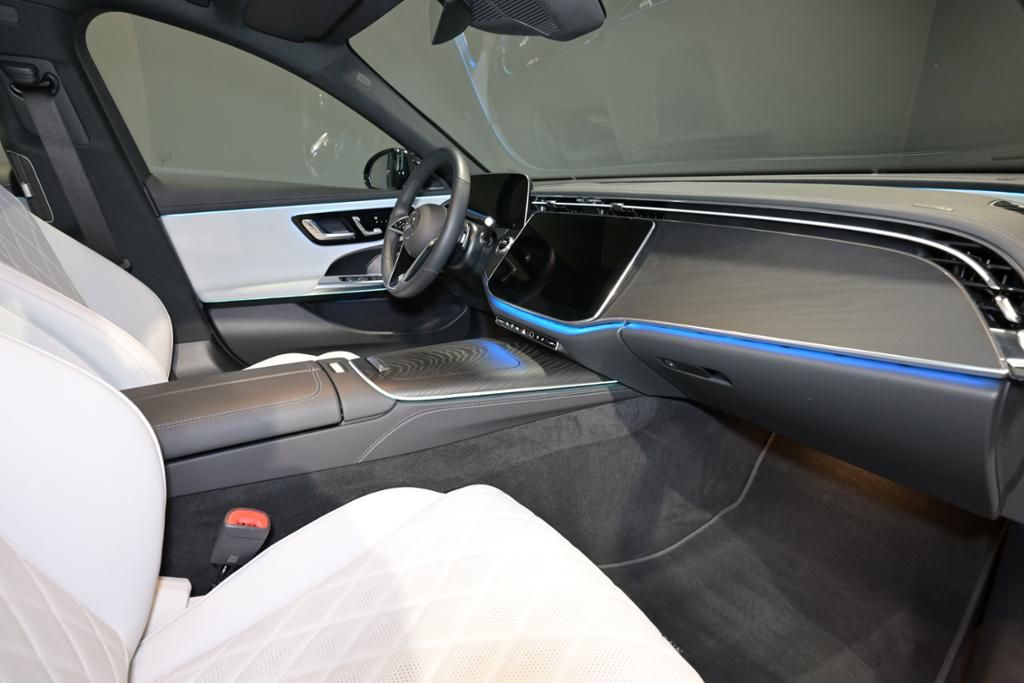 Mercedes-Benz E 300 2025