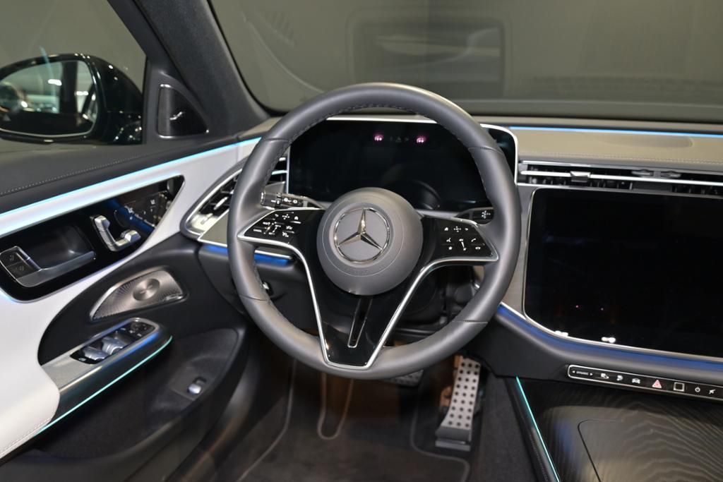 Mercedes-Benz E 300 2025
