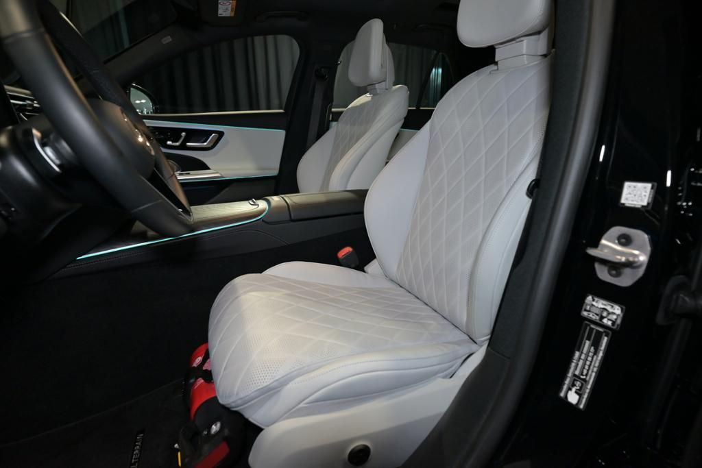 Mercedes-Benz E 300 2025