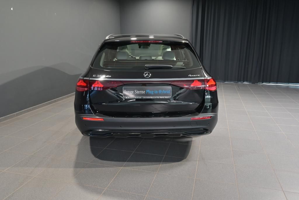 Mercedes-Benz E 300 2025