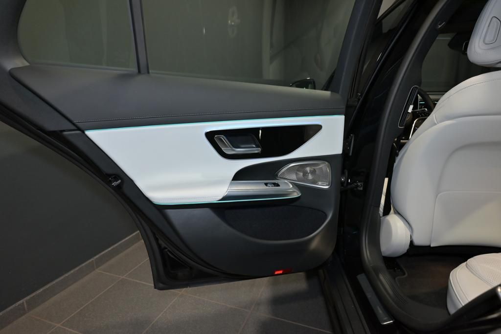 Mercedes-Benz E 300 2025