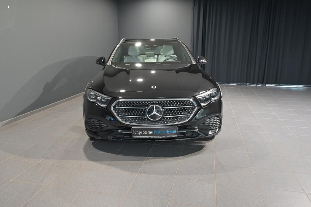 Mercedes-Benz E 300 2025