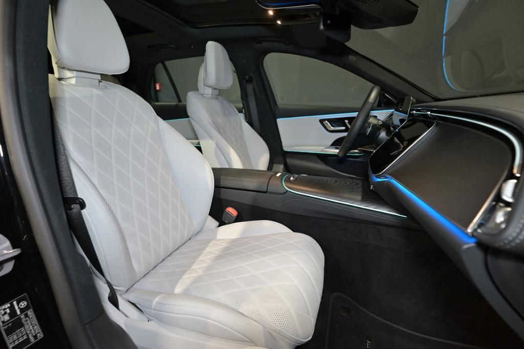 Mercedes-Benz E 300 2025