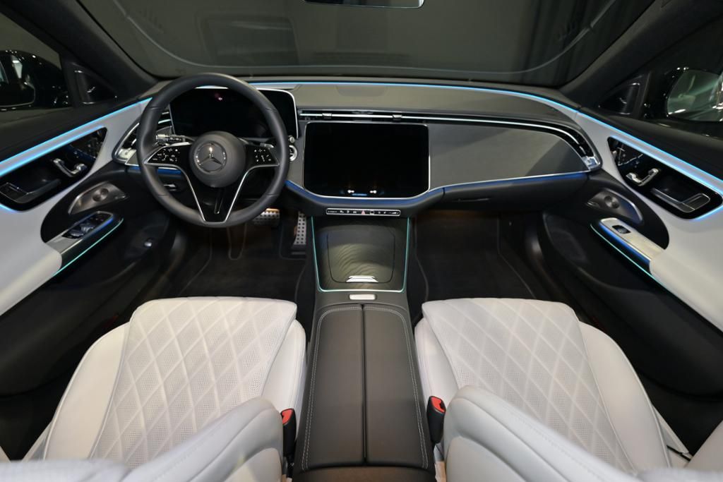 Mercedes-Benz E 300 2025