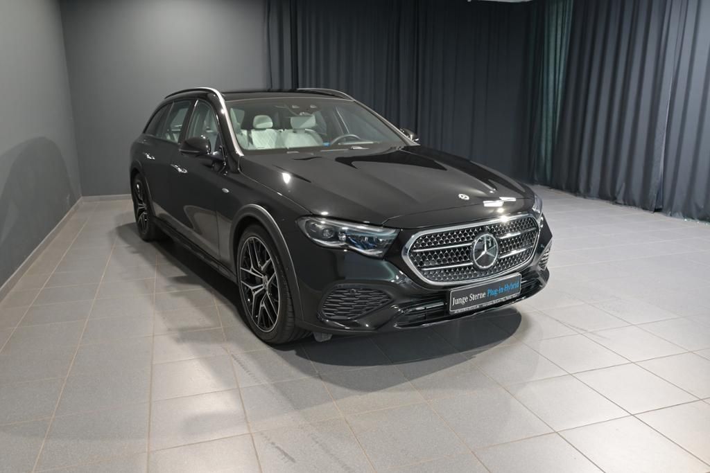 Mercedes-Benz E 300 2025