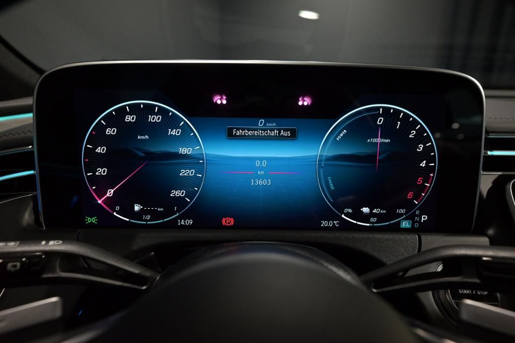 Mercedes-Benz E 300 2025