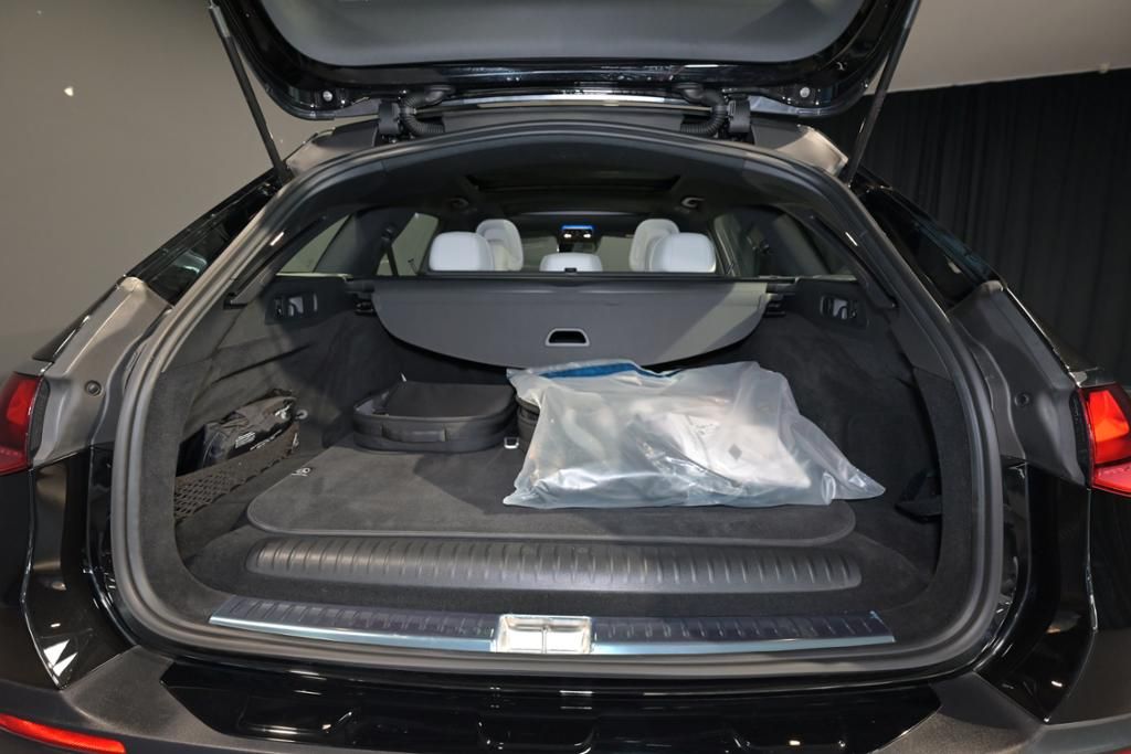 Mercedes-Benz E 300 2025