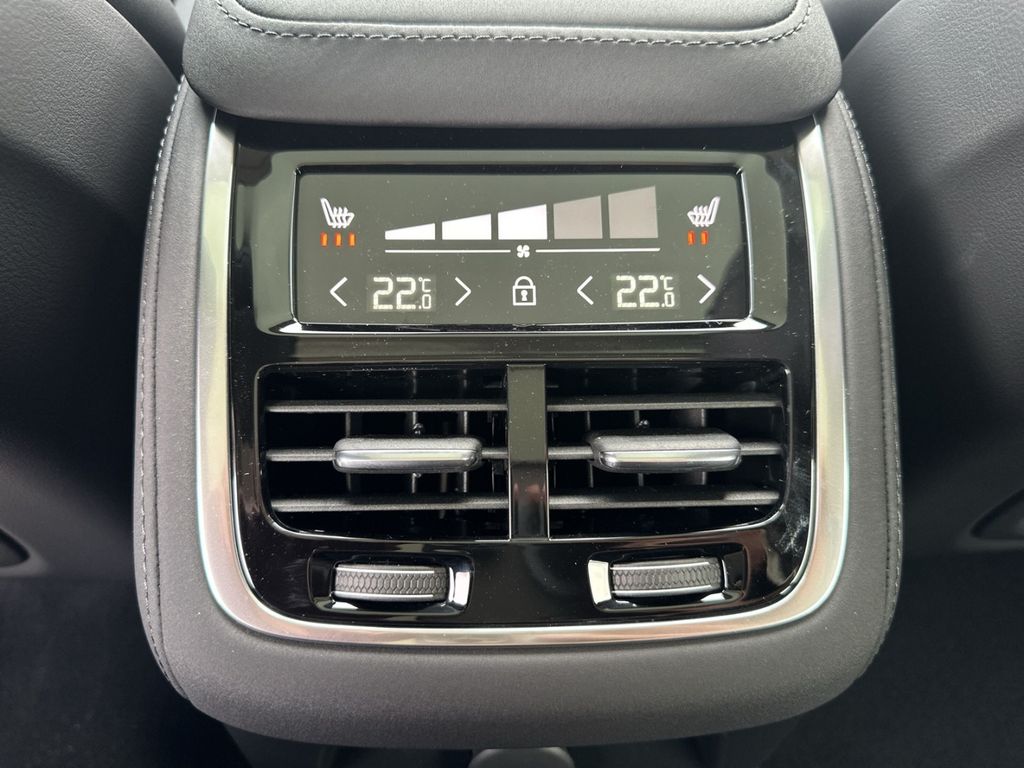 Volvo XC90 2025