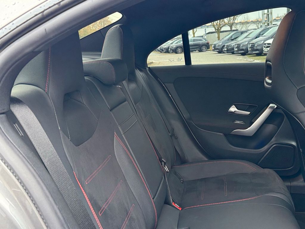 Mercedes-Benz CLA 200 2024