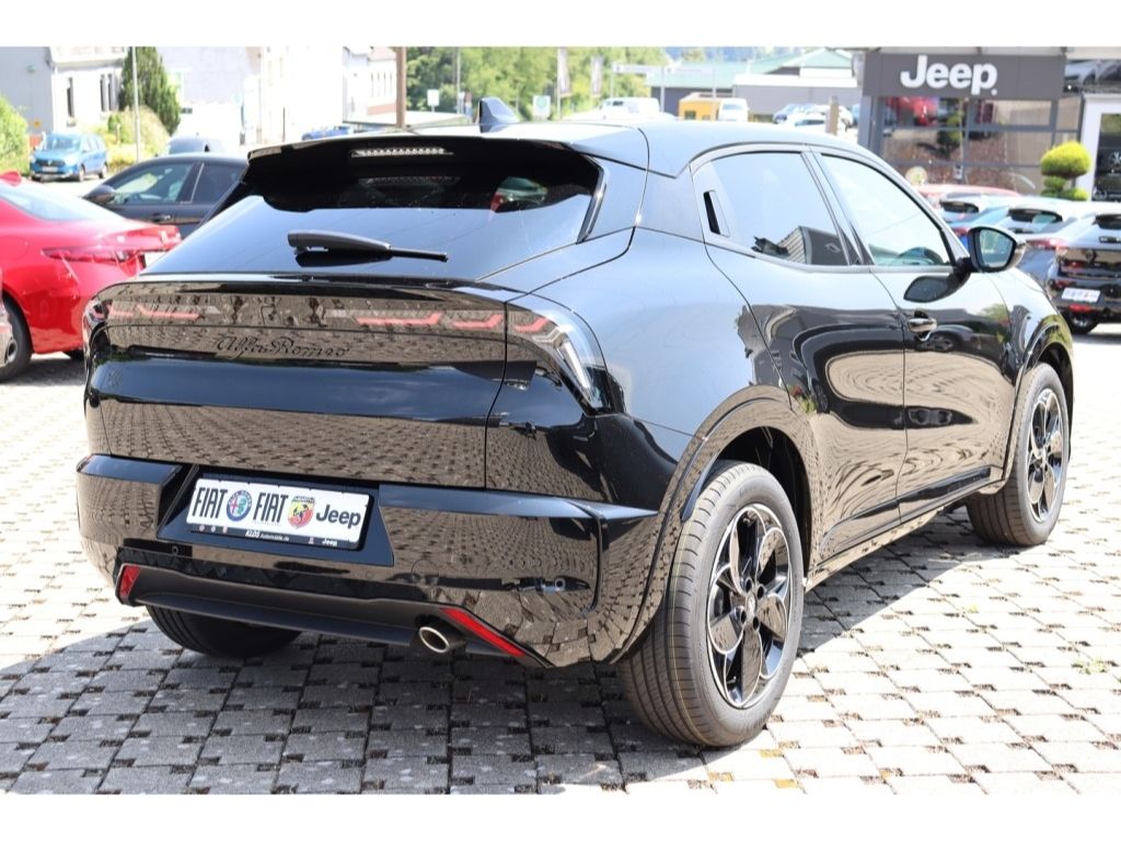 Alfa Romeo Junior 2025
