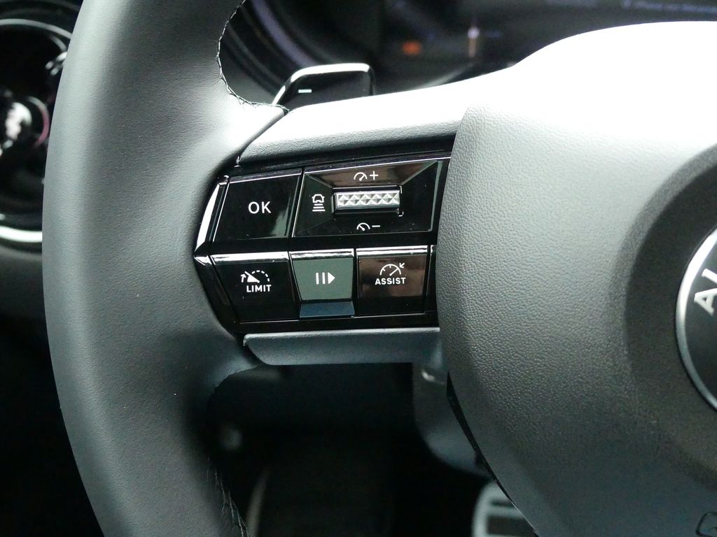 Alfa Romeo Junior 2025