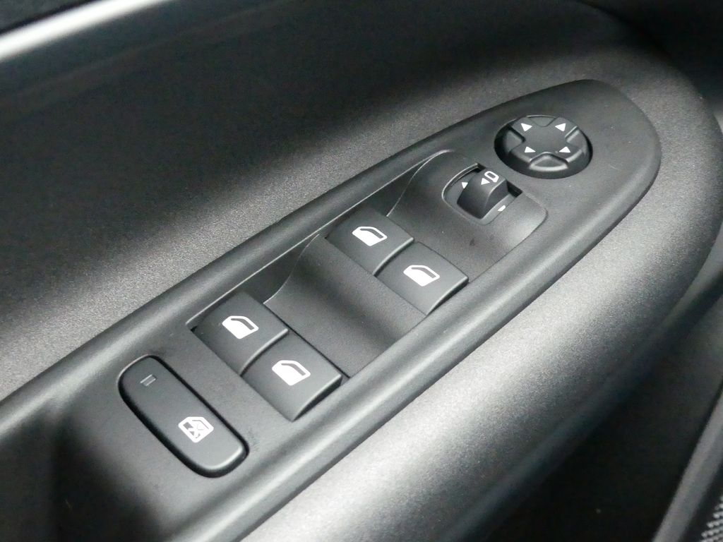 Alfa Romeo Junior 2025