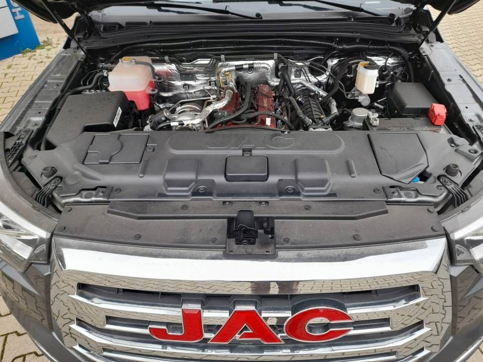 JAC 8 Pro 2025