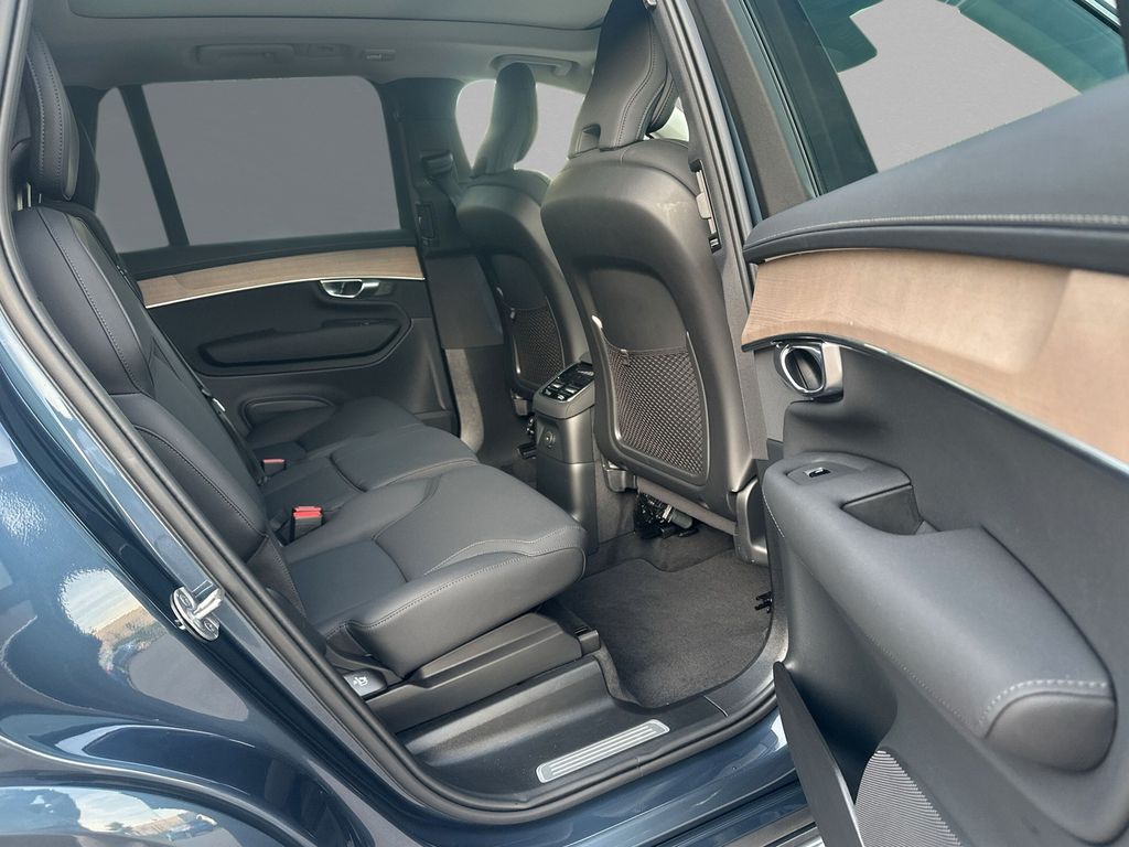 Volvo XC90 2025