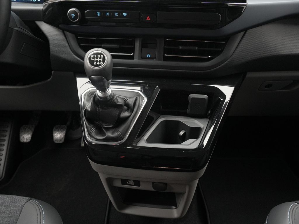 Ford Tourneo Custom 2025