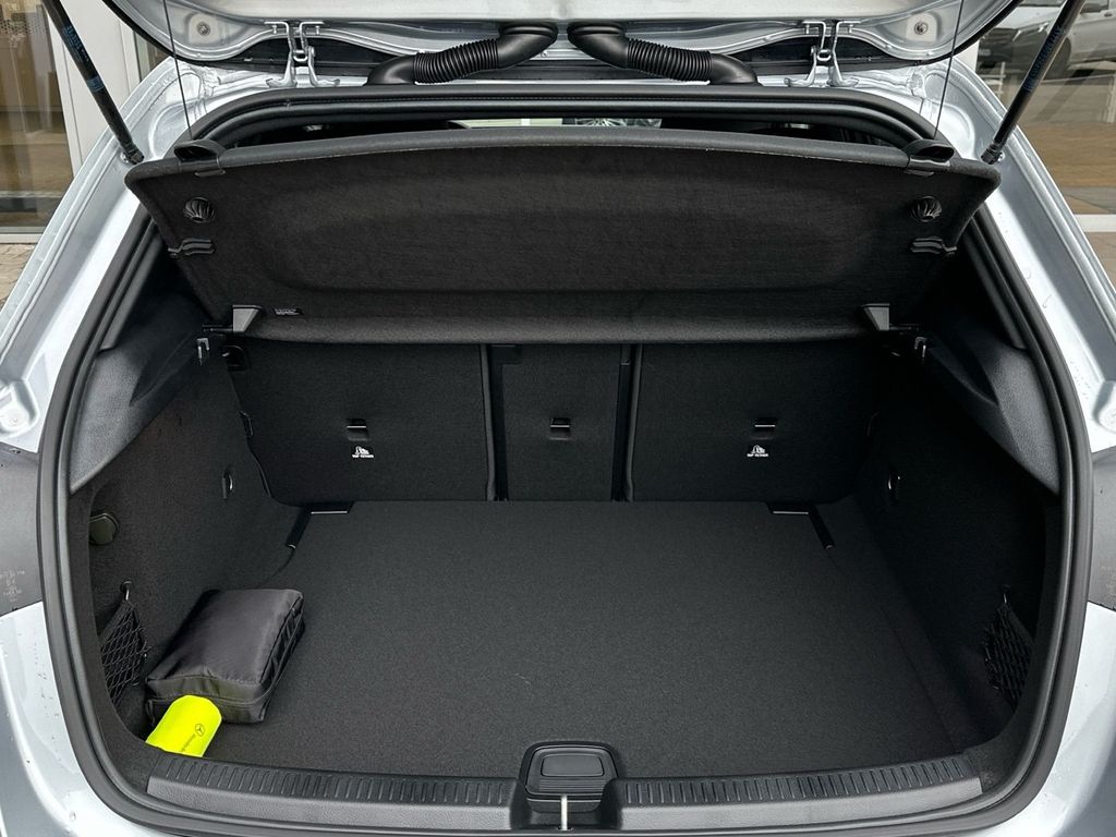 Mercedes-Benz A 200 2025