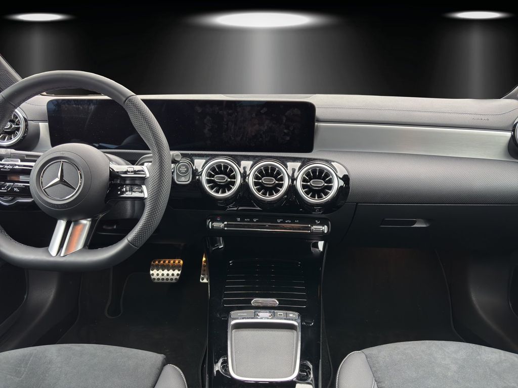 Mercedes-Benz CLA 220 2025