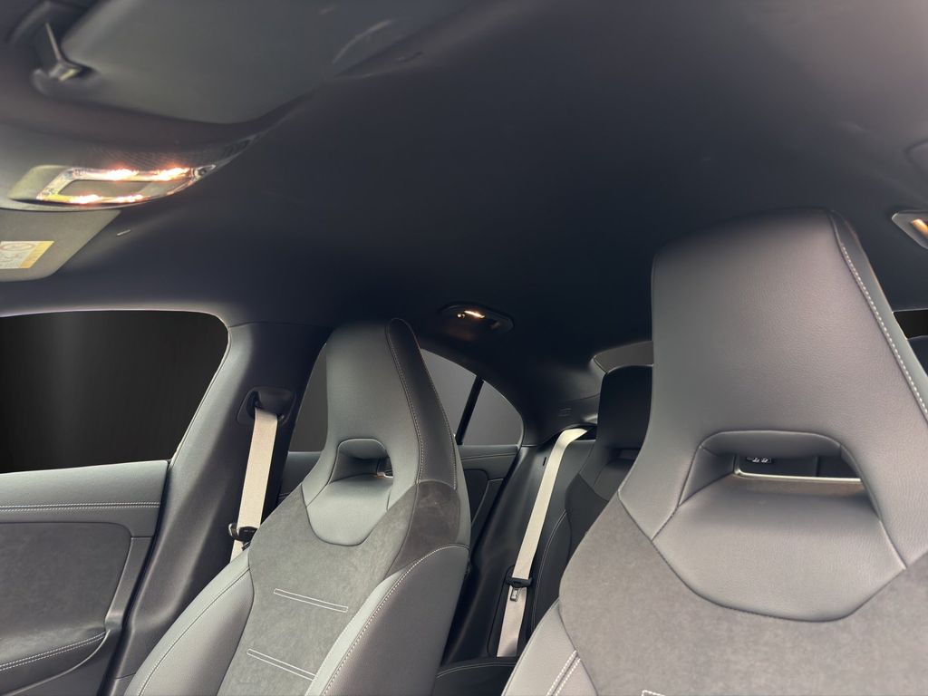 Mercedes-Benz CLA 220 2025