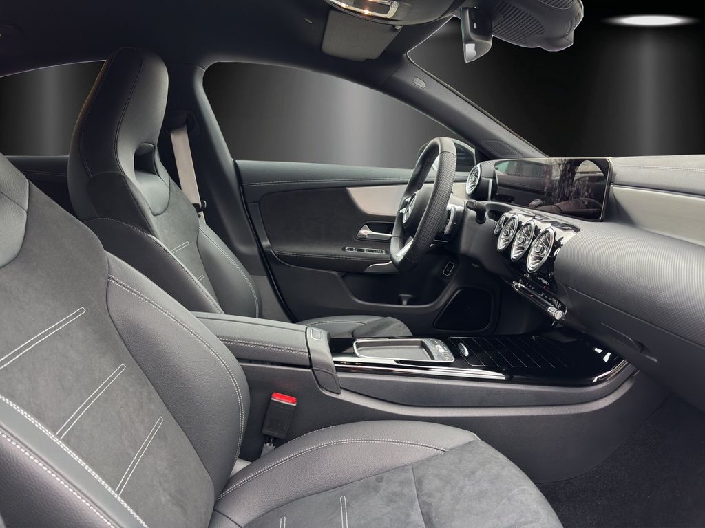 Mercedes-Benz CLA 220 2025