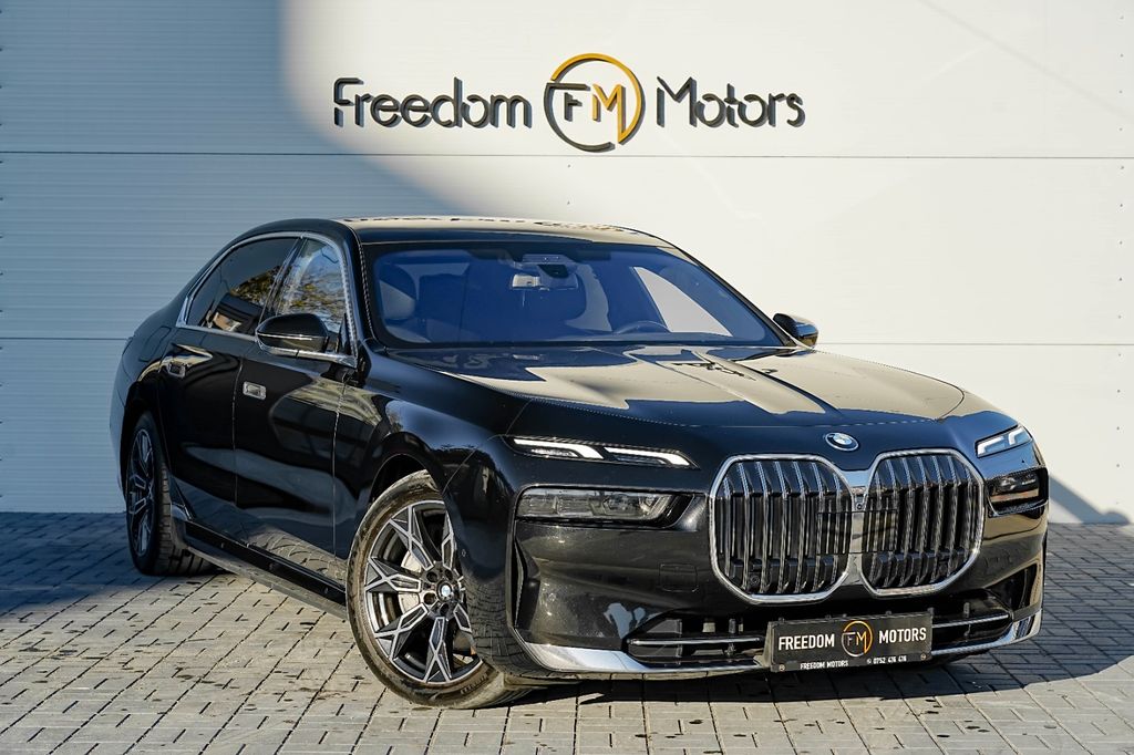 BMW 750 2023