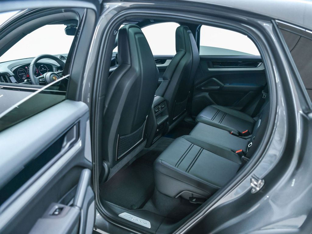 Porsche Cayenne 2025