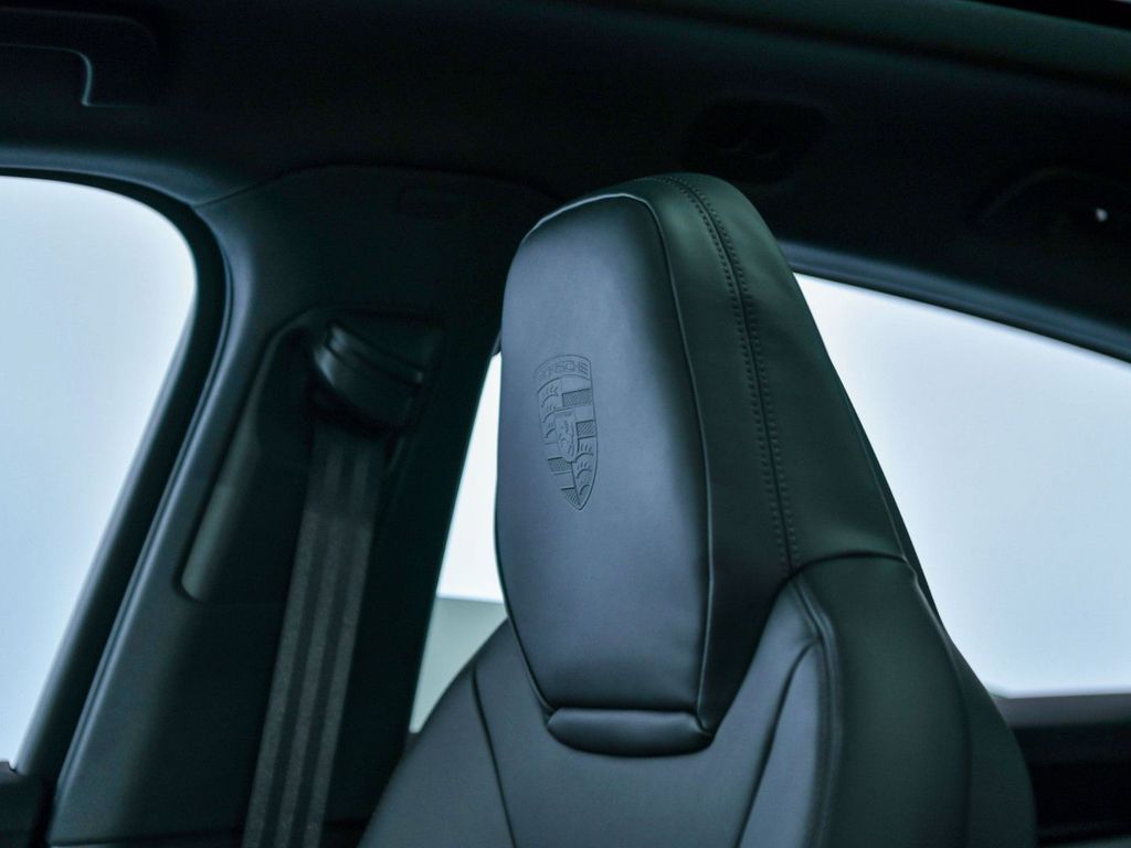 Porsche Cayenne 2025