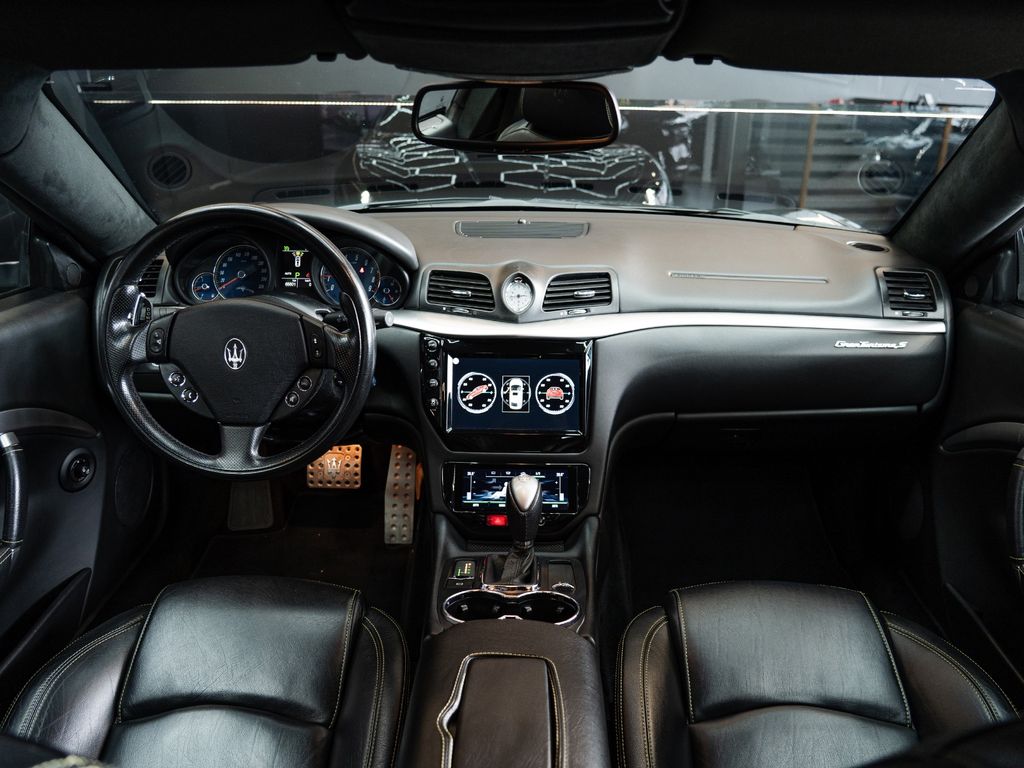 Maserati Granturismo 2012