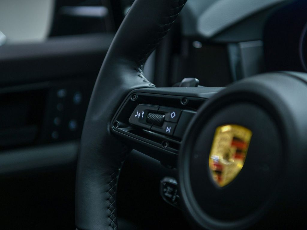 Porsche Cayenne 2025