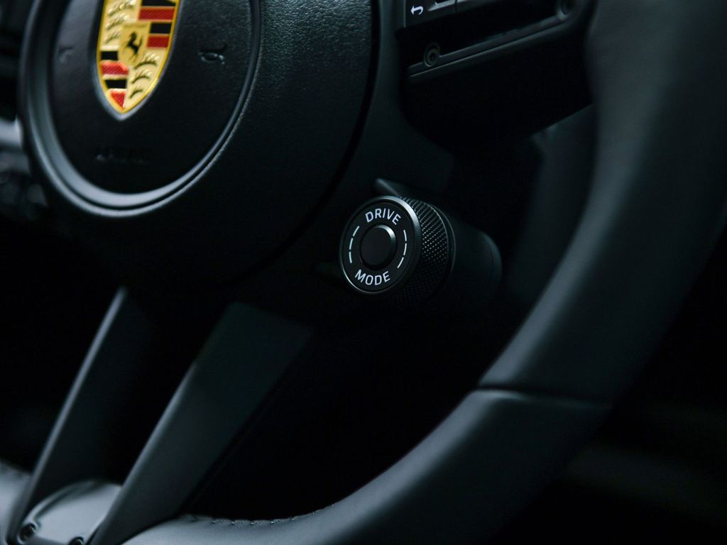 Porsche Cayenne 2025