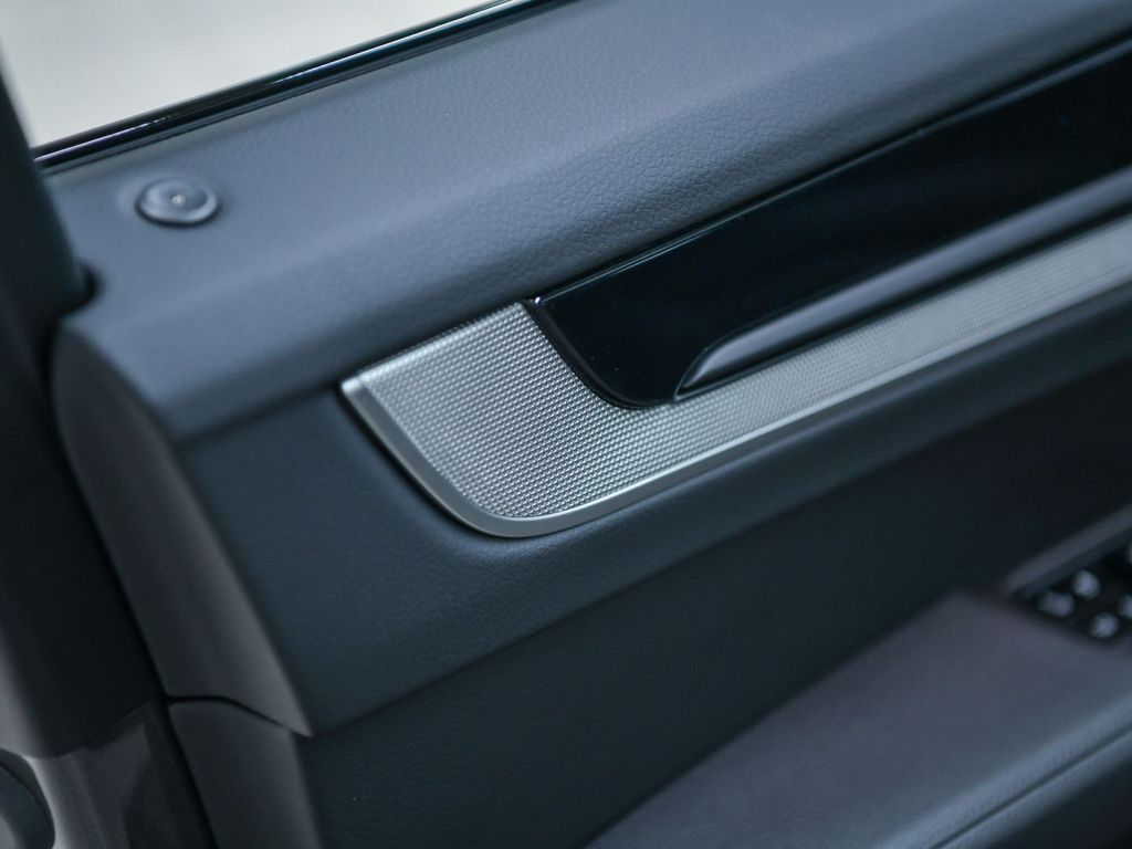 Porsche Cayenne 2025