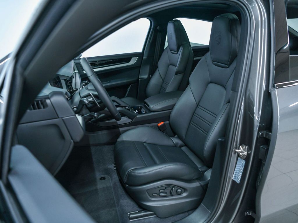 Porsche Cayenne 2025