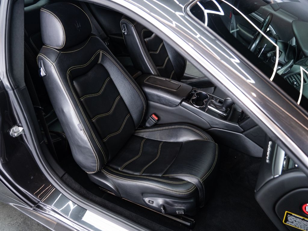 Maserati Granturismo 2012