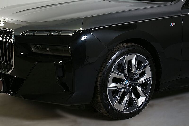 BMW i7 2024