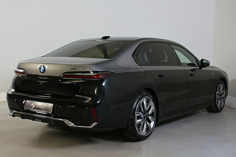 BMW i7 2024