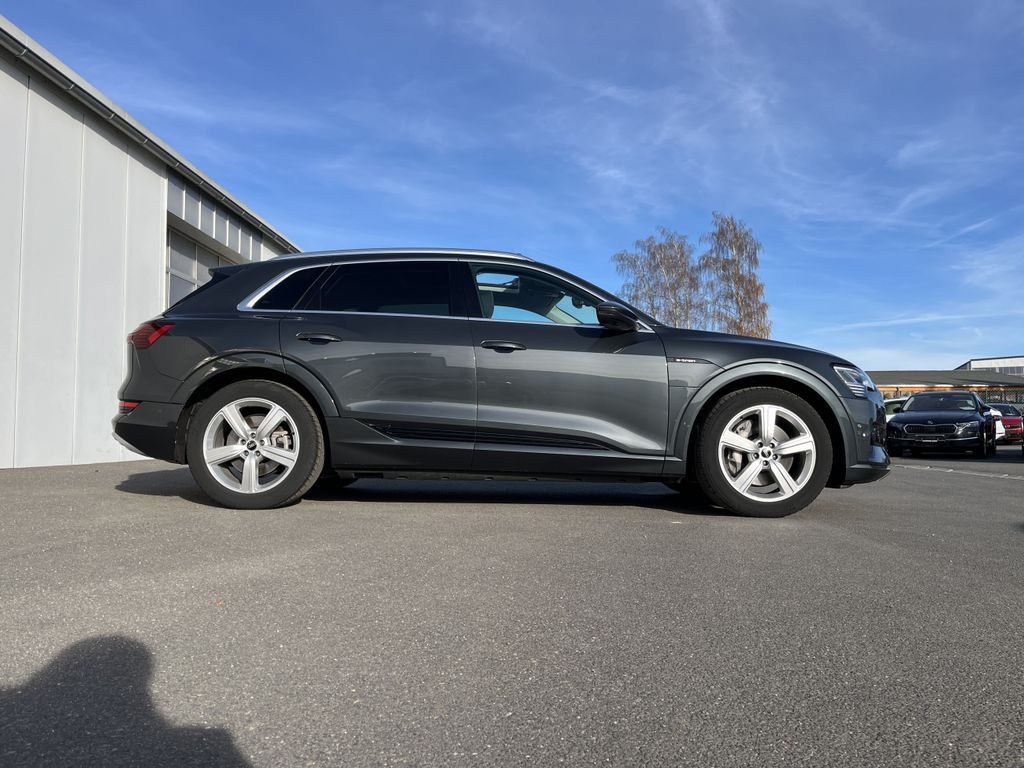 Audi e-tron 2022